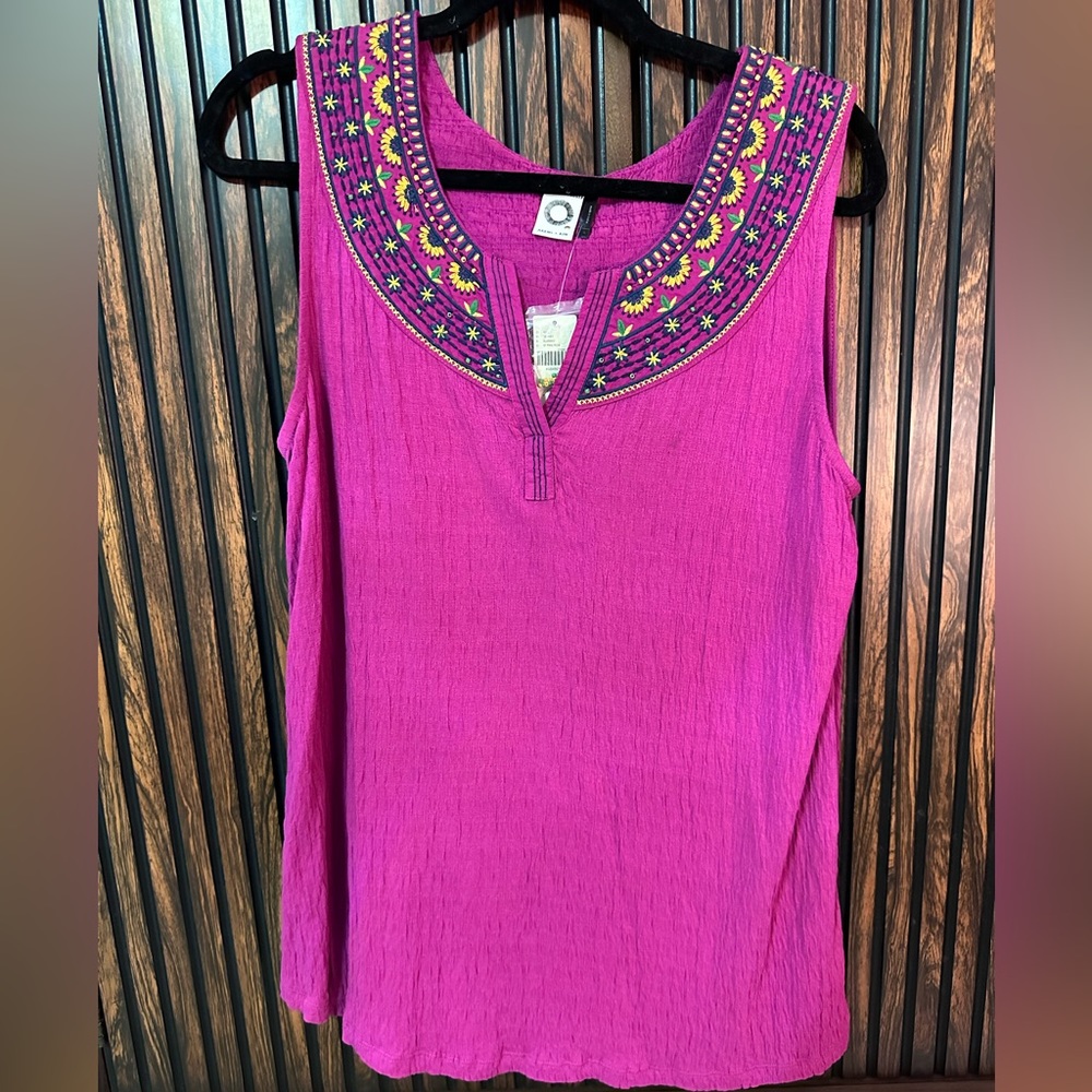 Anthropologie Akemi + Kin Vizela Embroidered Floral Sunburst Blouse Top